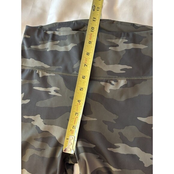 ATHLETA Ultimate 7/8 Tight Olive Camo Women Small Ankle Pocket Legging High Rise - Picture 13 of 13